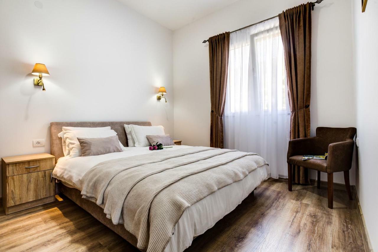 Sunny Nest Apartments Kotor Ngoại thất bức ảnh